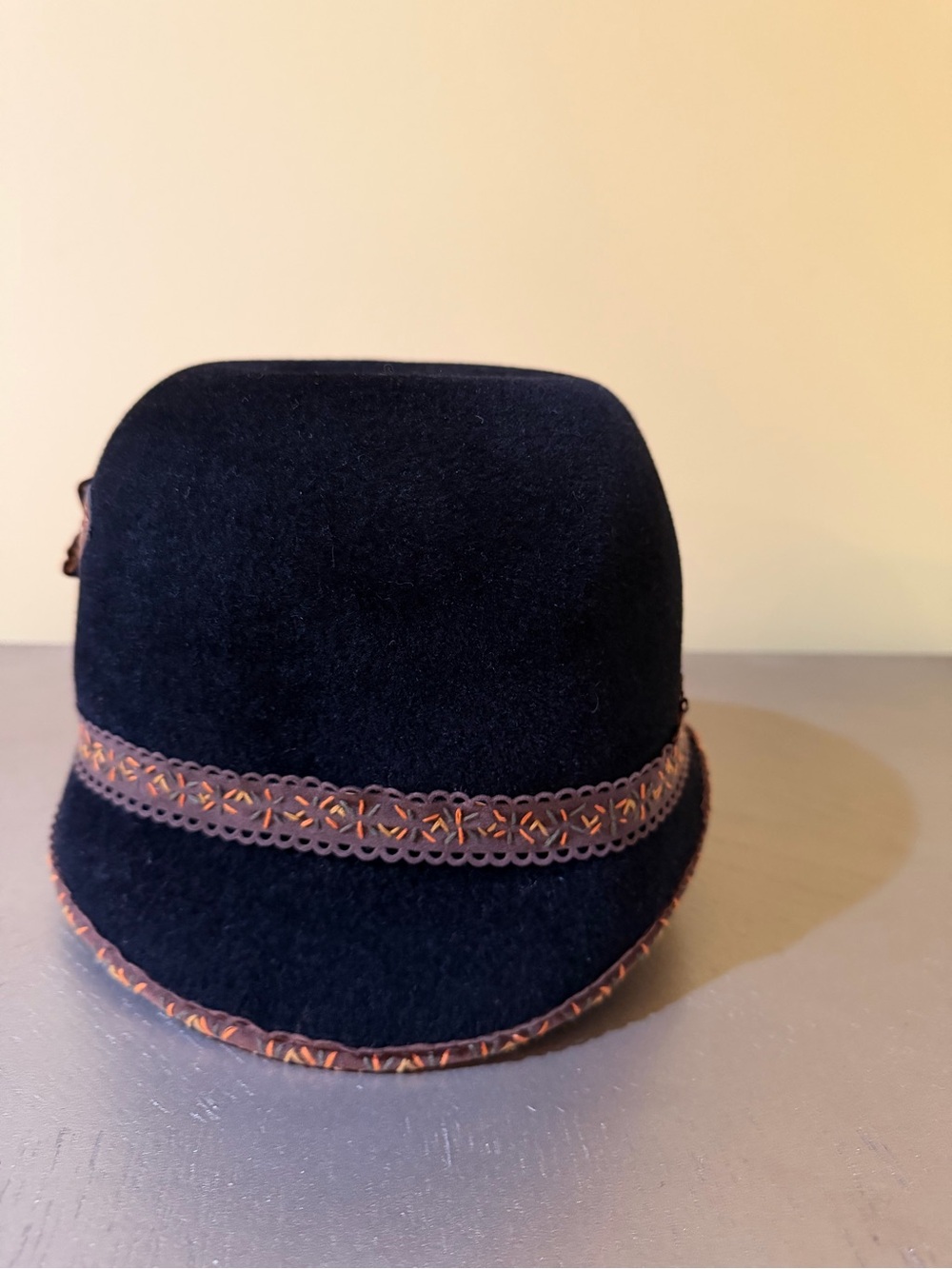 Women’s Black Felt Floral Accent Cloche Hat - Picture 4 of 5